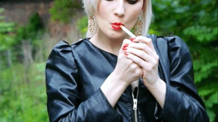 Jenna sexy smoking in leather