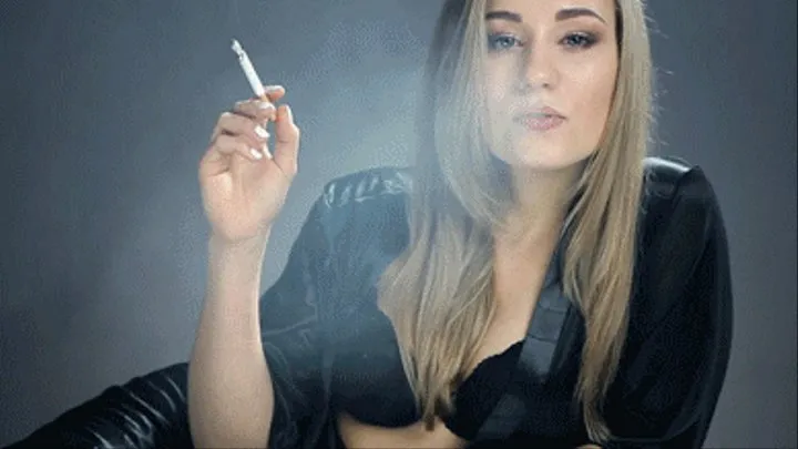 Sara pretty smoker