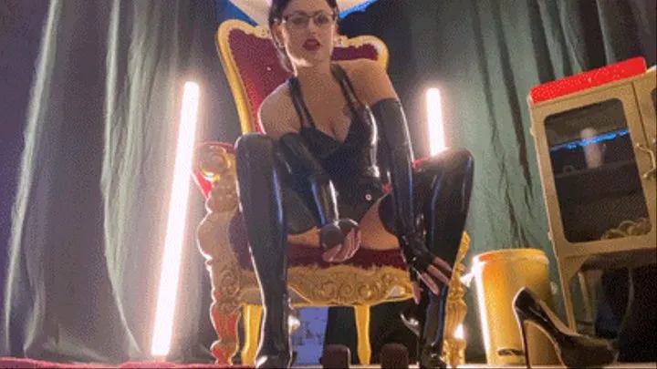 Double cum countdown for the latex goddess