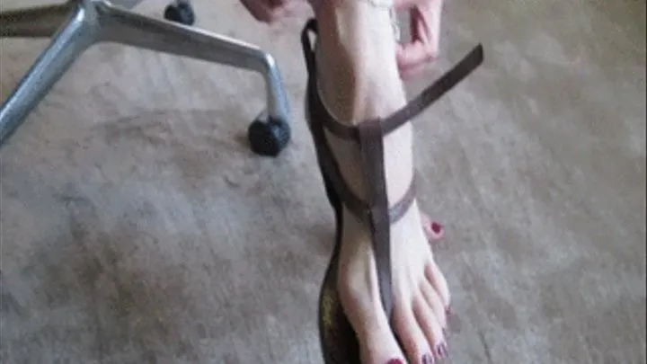 PENNY PUTS HER HIGH ARCHES IN HER FLAT SANDALS