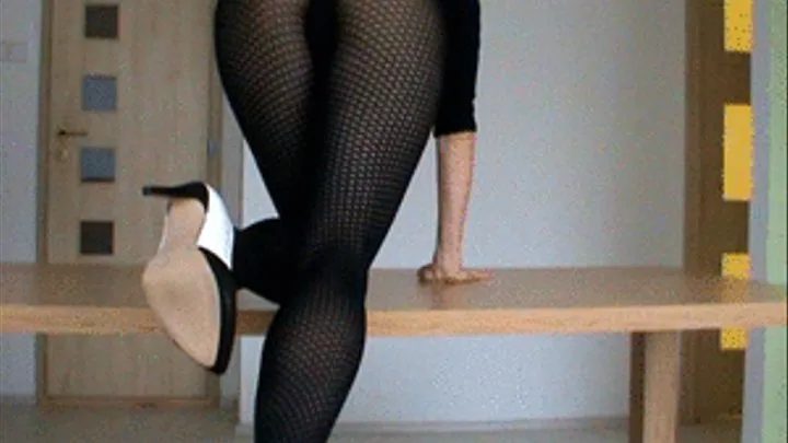 Black patterned pantyhose