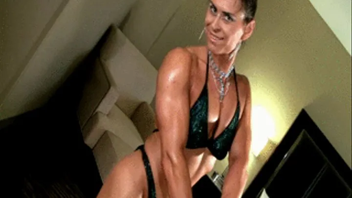 LADA Bodybuilder Babe Pose Down, Part 4