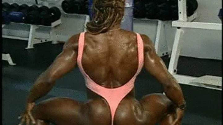 DESIREE ELLIS MUSCLE MISTRESS minclip 2