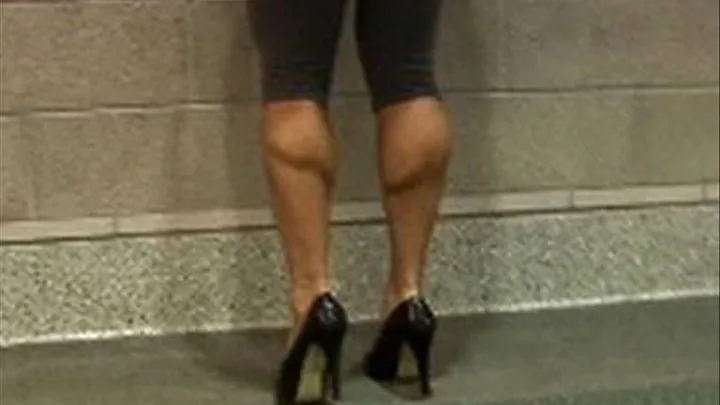 Jennifer Muscular Calves At The Expo