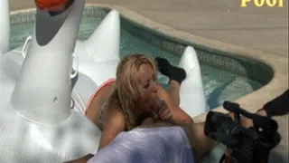 CockWorship in the pool