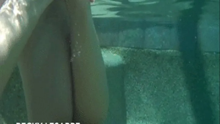 UNDERWATER FETISH--BECKY LESABRE GIVES GALAS AN AMAZING UNDERWATER FOOTJOB!