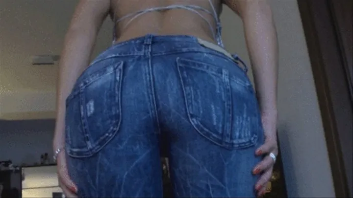 JEANS AND BOOTY