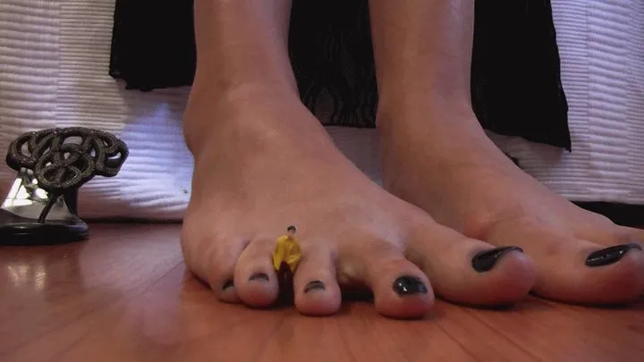 AROUSED BY MY GIANTESS TOES