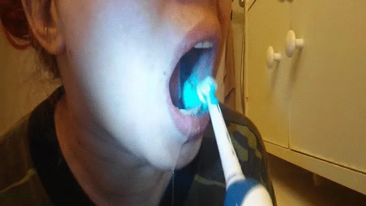 Toothbrushing and mouth tour Vol 4