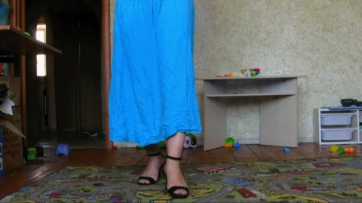 ballbusting in summer dress