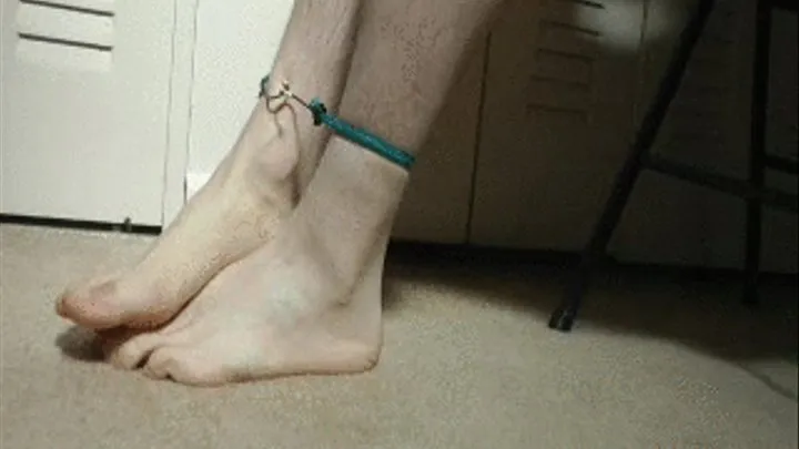 Big Male Feet Tied Up (MP4, )