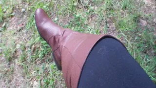Scarlet Films Her Riding Boots While She Waits