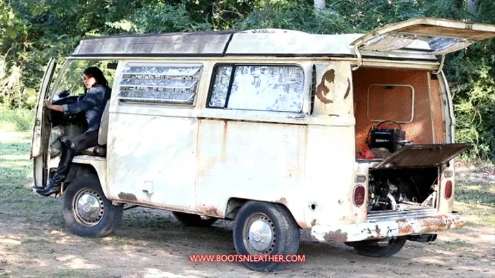 Jane Domino's Car Broke Down & Finds a Stranger Walking Through the Woods