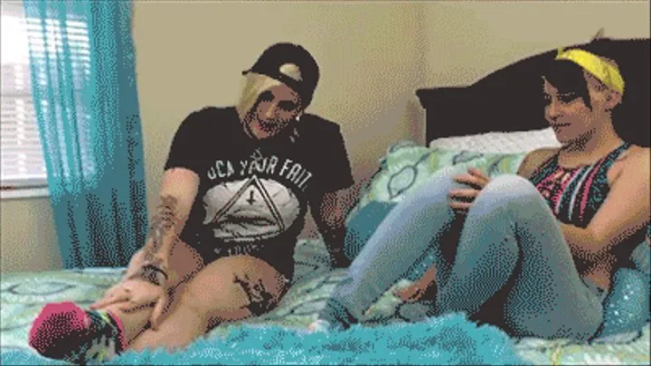 LESBIAN FOOT WORSHIP - Avi & Jynx