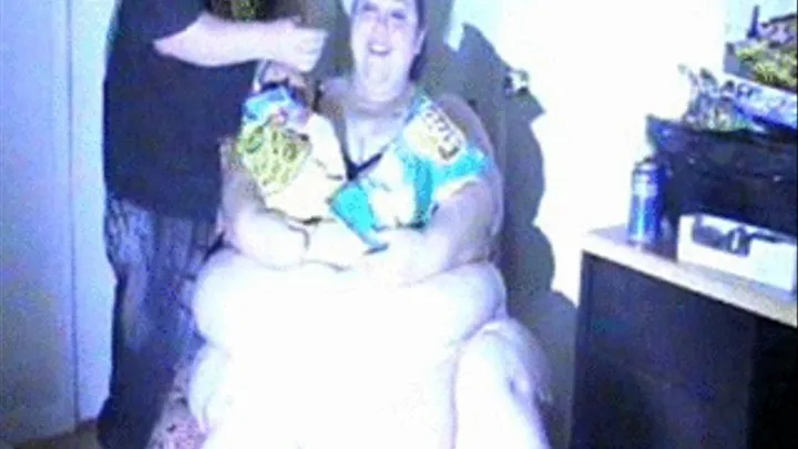 600 pound slob Nickole Pope pigging out at Goddess Patty's House