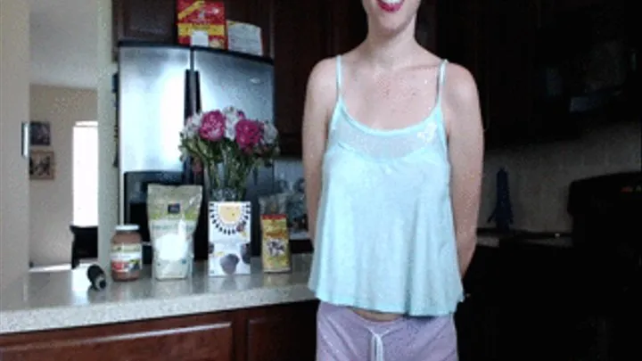 WEBCAM: MasturBAKING Cupcakes With Vibrator Fun