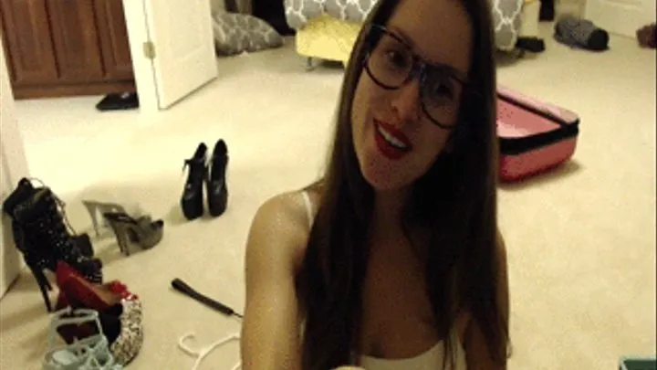 WEBCAM: Packing For FetishCon And Twerking