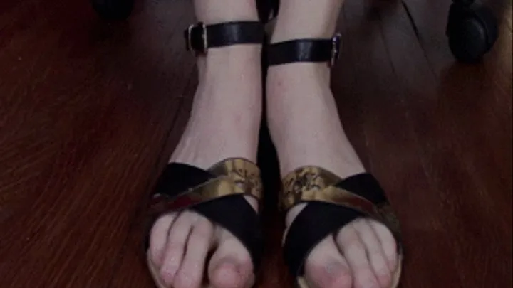 Black Leather And Gold Sandal Squeaking