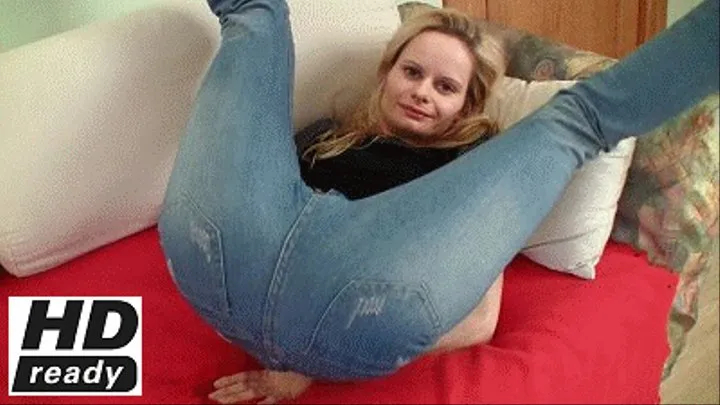 Her hot jeans ass turns you on