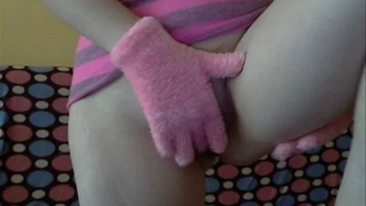 Fingering in pink soft winter gloves