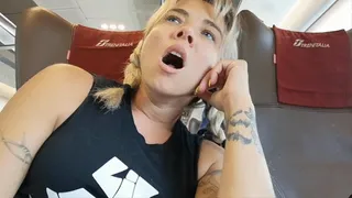 yawning on frecciarossa