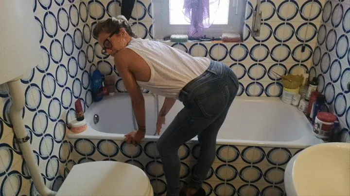 take a shower with jeans and t-shirt and high heels