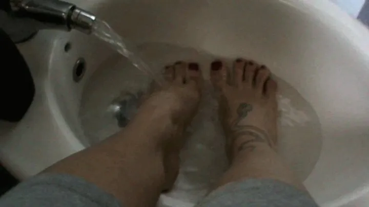 washing my feet!