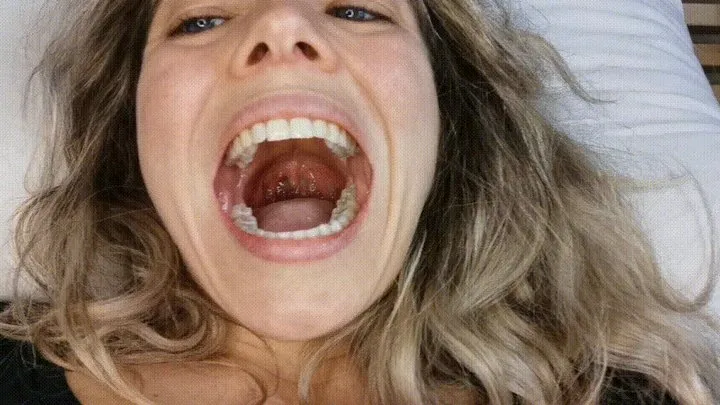 Sexy deep throat and mouth