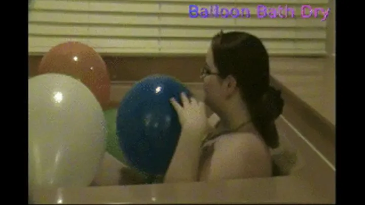 Plumper Lisa69 Takes a Dry Balloon Bath