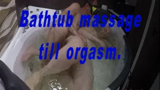 Bathtub massage till orgasm. (MPEG-2)