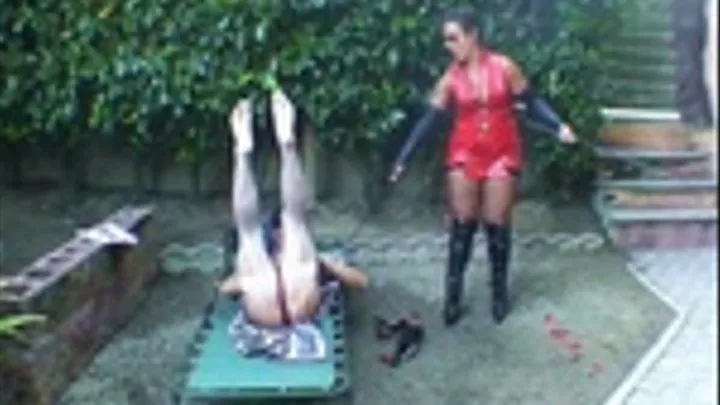 "Tanning" To The Sound Of Her Whip In The Garden (5° part - 3GP)