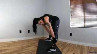 Gym Perv Payback (Cassandra Cain - Foot Fetish)