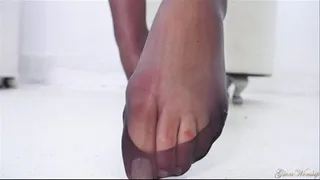 You Love These Feet (Kandi Kay - Foot Fetish)