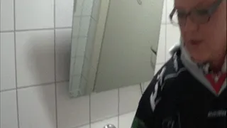 Hockey piss (2)