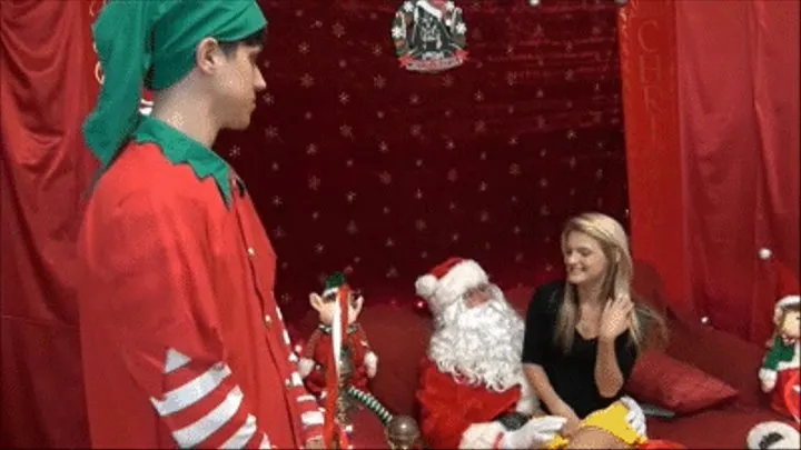 Santas Cumming Soon