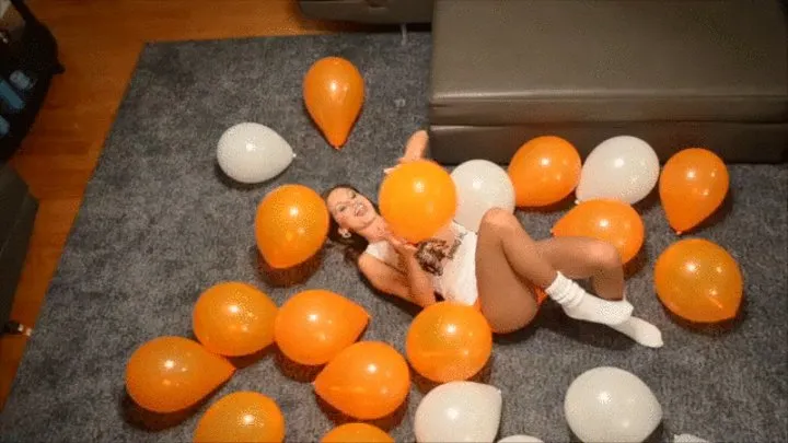 Hooters Girl Grind & Balloon Pop