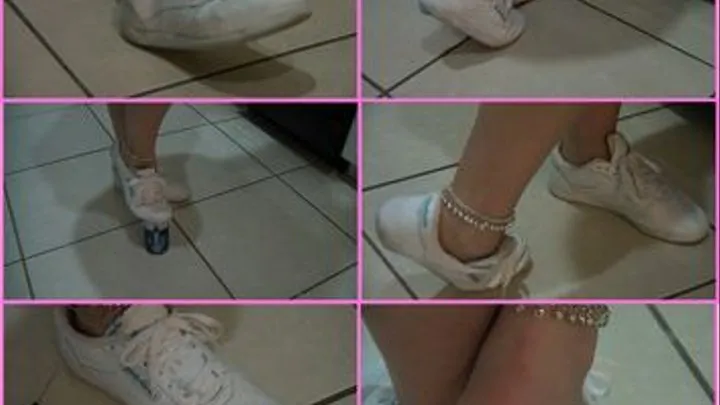 Footwear Tease - Reebok lowtops - white (2)