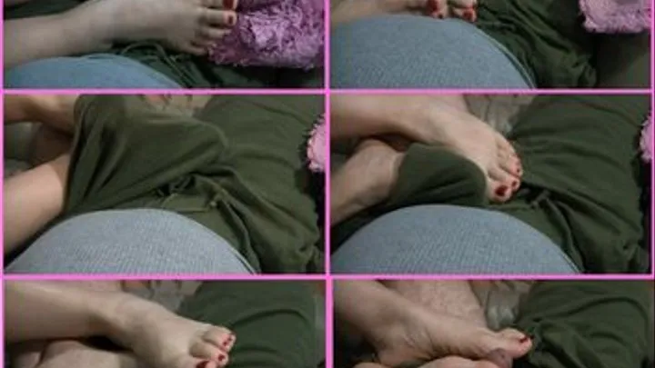 Foot Tease - Fuzzy slippers - pink