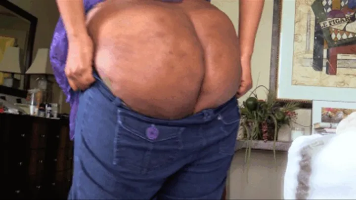 BIG BUTT AFRICAN CLEANING LADY TRYING ON TIGHT JEANS : w/panties & naked : BUBBLE UP BUTT / BIG TITS / BUSH / UNHIDABLE ASS CRACK . COMPLETE VERSION