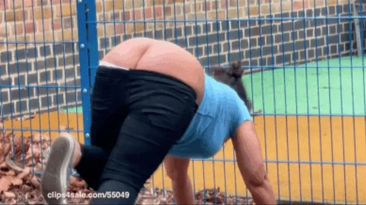 KRAK STRETCHER! Dani UK: AWESOME OUTDOOR BIG BUTT EBONY ASS CRACK in YOGA PANTS SPOTTED! bending over, stretching jump & jiggle: JAY THE KRAKHUNTER EP 29