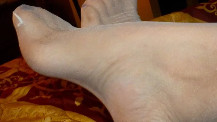 Belle's Feet Fucked in White Pantyhose