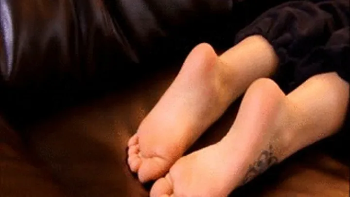 Kendra Feet 1