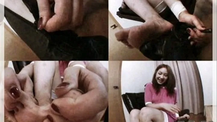 College Student Entices You With her Ugly Feet Part 3 - FFIS-003 ( - AVI Format)