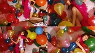 A Perfect Beauty Lying on Colorful Balloons & Plays with them! - YUD-012 - Full version