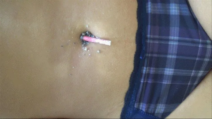 ASHTRAY IN THE NAVEL Tb