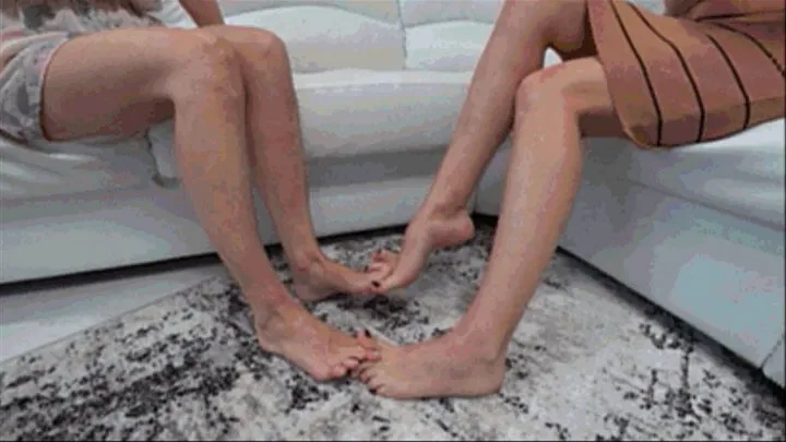 Interlocking our toes 2D b
