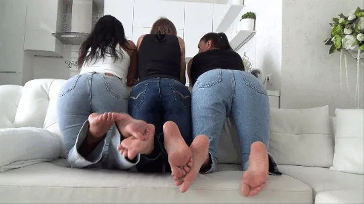 THREE ASSES IN TIGHT JEANS MTc