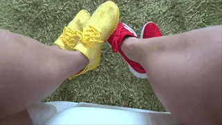 Victoria AND Lory wiggling toes in skinny sneakers 3 d