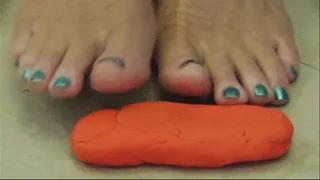 PLAY-DOH UNDER FEET