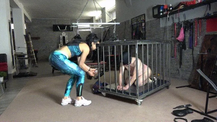 MISTRESS GAIA - AFTER GYM FOOTGAGGING